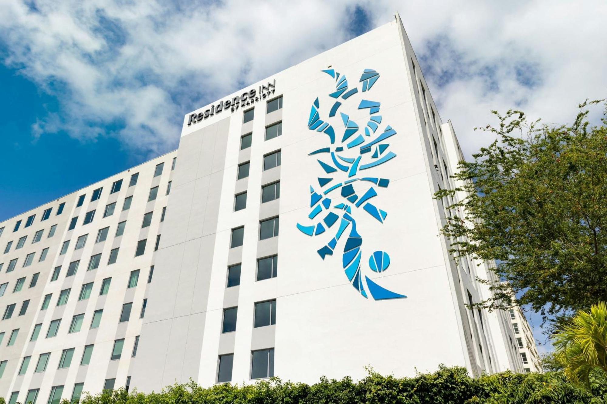 Residence Inn By Marriott San Juan Isla Verde Buitenkant foto